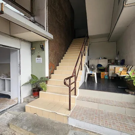 Freesia Bangphi Guest House