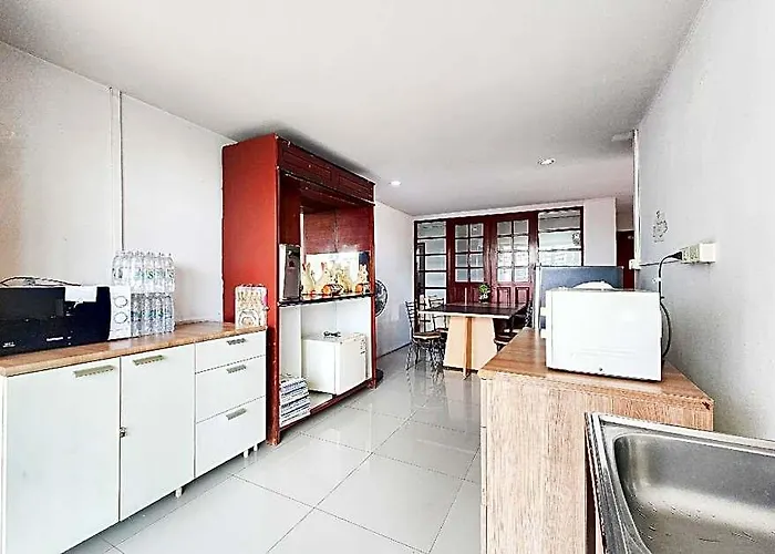 Hotel Freesia Bangphi